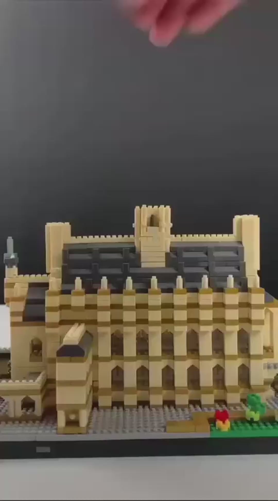 Dify Architecture Fantasy Castle micro building blocks set, 2929 pieces — product video