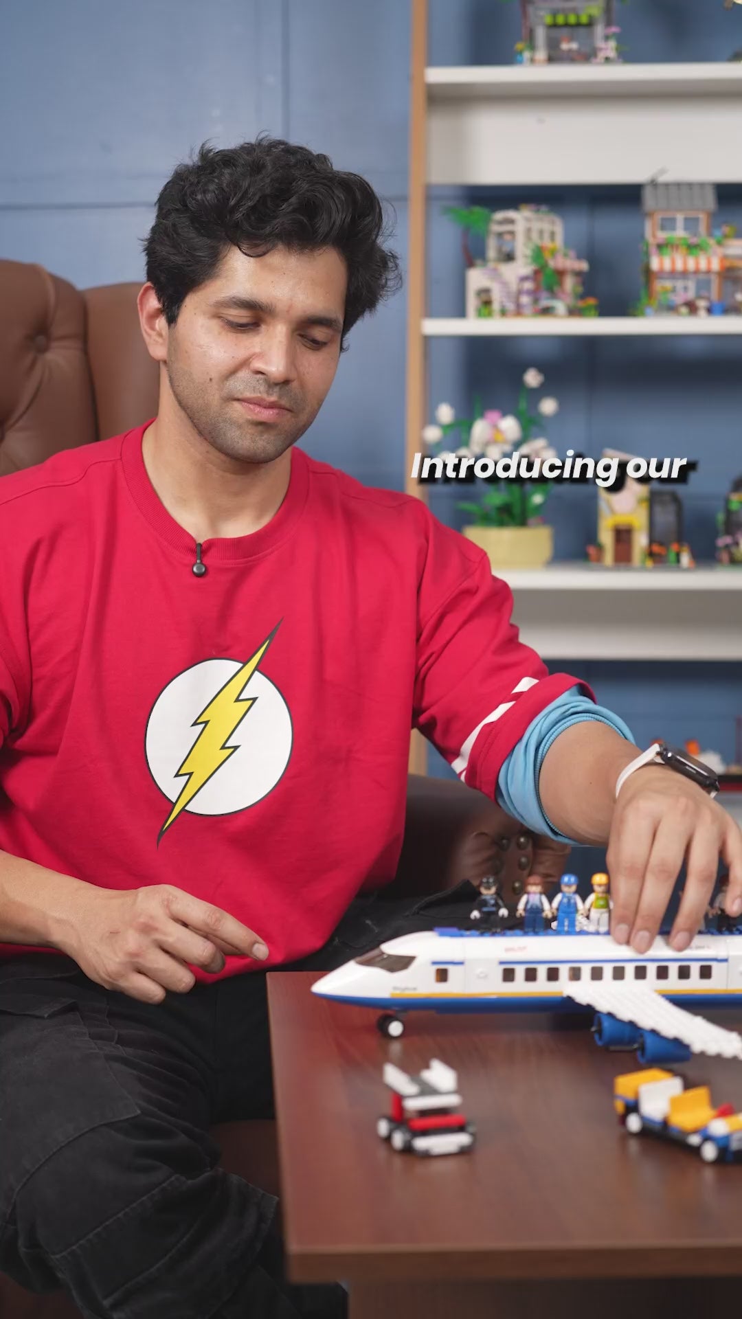 Dify Passenger Airplane building set, airport playset, 463+ pieces — product video